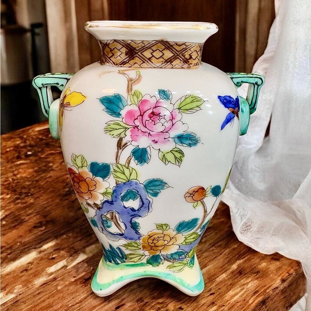 Rare Antique Nippon Porcelain Hand Painted Dual Handle Vase